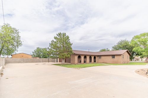 2111 E 1st St, Portales, NM, 88130-9217 | Card Image