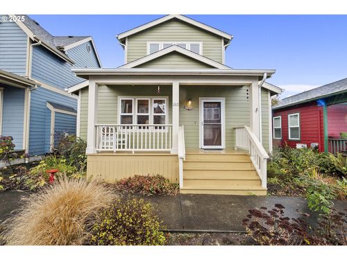 265 23rd St, Astoria, OR, 97103-2229 | Card Image