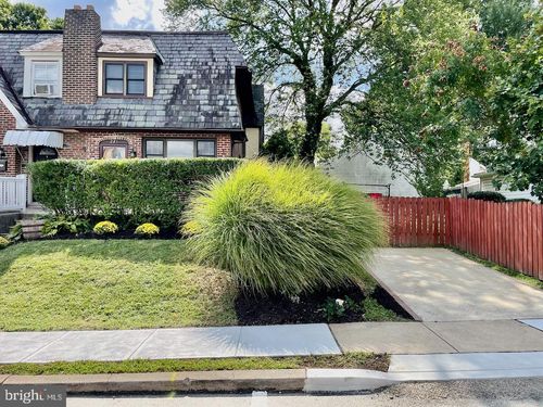 221 N Linden Ave, UPPER DARBY, PA, 19082-1211 | Card Image