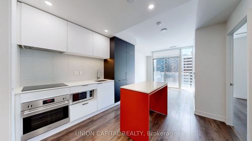 1013-33 Helendale Ave, Toronto, ON, M4R0A4 | Card Image