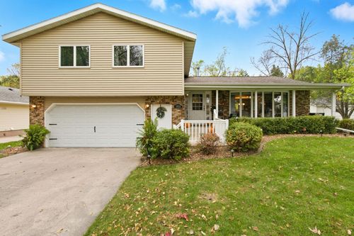 1813 7 1/2 St Sw, Willmar, MN, 56201-4067 | Card Image