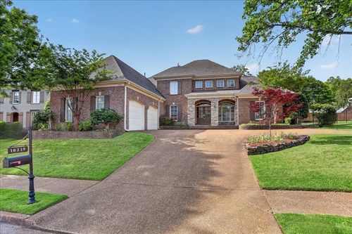 10219 Statfield Dr, Collierville, TN, 38017-9048 | Card Image