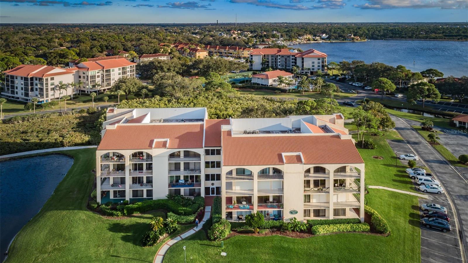 Mariner Dr, Tarpon Springs, FL 34689