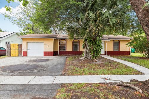 8101 Nw 44th Ct, Lauderhill, FL, 33351-5609 | Card Image