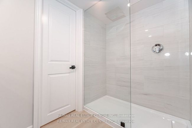 531 King St E, House other with 3 bedrooms, 2 bathrooms and 5 parking in Oshawa ON | Image 35