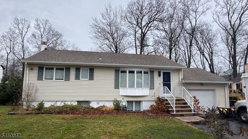 9 Mckinley Pl, West Milford, NJ, 07480-3409 | Card Image