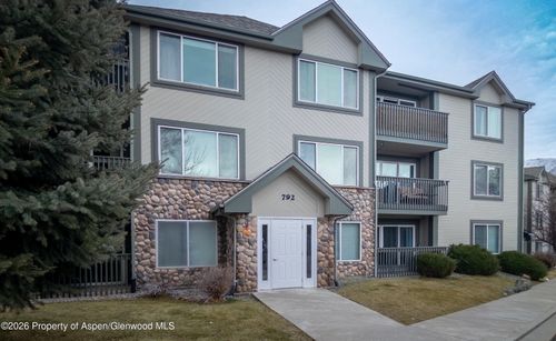 b-792 Castle Valley Blvd, New Castle, CO, 81647-9422 | Card Image