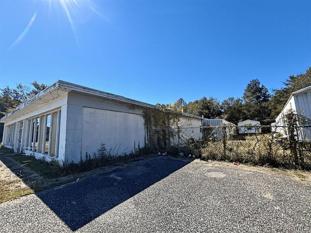 Commercial Sale in Selma 3
