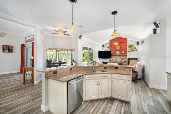 231 Sundance Trl, House other with 3 bedrooms, 2 bathrooms and null parking in WIMAUMA FL | Image 11