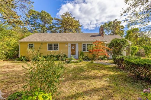 49 Village Ln, Wellfleet, MA, 02667-8116 | Card Image