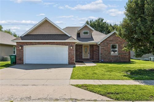 21809 Lombardo Ln, Peculiar, MO, 64078-7841 | Card Image