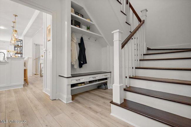 mudroom | Image 19