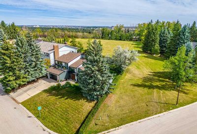 204 Pump Hill View Sw, House detached with 4 bedrooms, 4 bathrooms and 4 parking in Calgary AB | Image 2