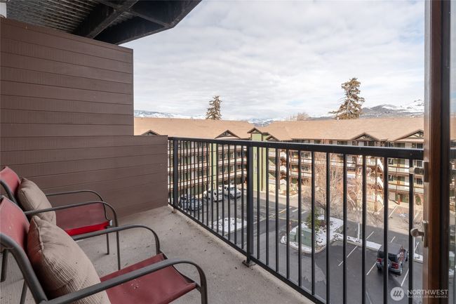 A terrific spot to enjoy morning coffee, afternoon iced tea and evening wine, chat with friends, read a book or just kick back and relax! | Image 26