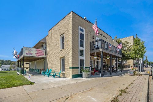 2-215 S Hancock St, Pentwater, MI, 49449-8799 | Card Image