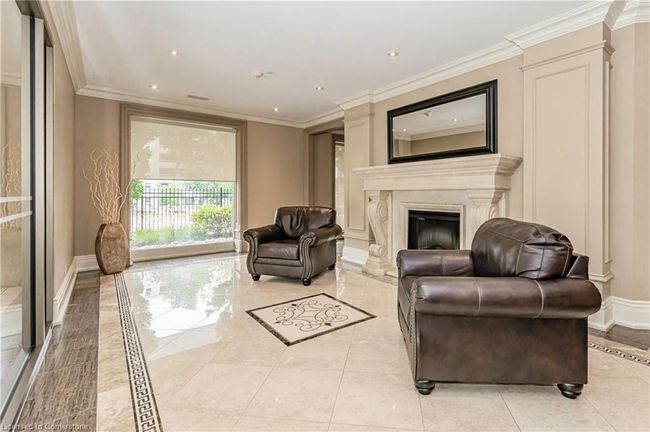 504 - 223 Erb St W, House attached with 2 bedrooms, 2 bathrooms and 1 parking in Waterloo ON | Image 4