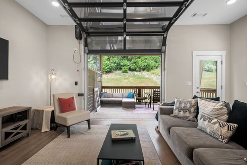 173 Stonecrest Dr, Nashville, TN, 37209-5237 | Card Image