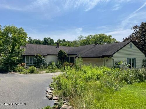 200 Hinrichsen Heights Rd, Coxsackie, NY, 12051-2421 | Card Image