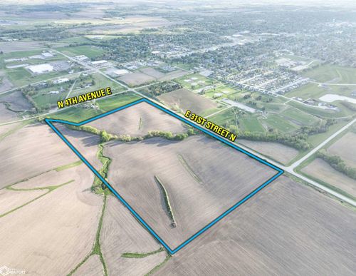 03 E 31st St N, Newton, IA, 50208 | Card Image