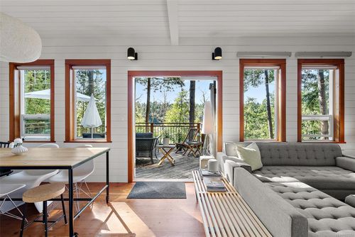 3711 Compass Cres, Pender Island, BC, V0N2M0 | Card Image