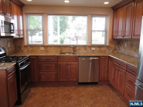 3 Boiling Springs Ave, East Rutherford, NJ, 07073-1401 | Card Image