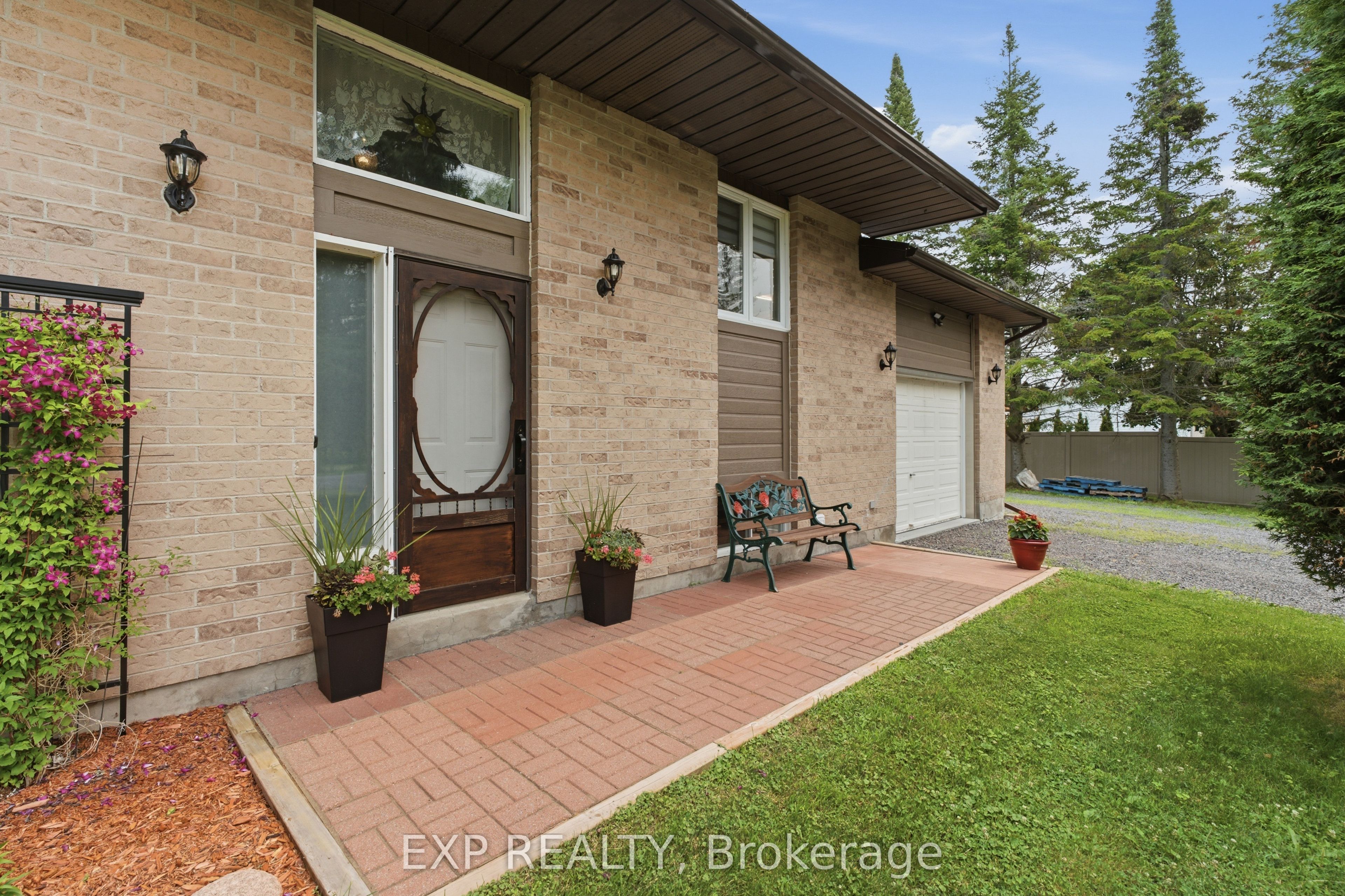 Residential in Clarence-Rockland 4