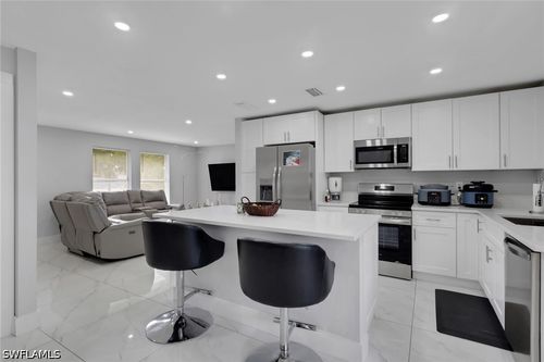 2025 49th Ter Sw, NAPLES, FL, 34116-5741 | Card Image