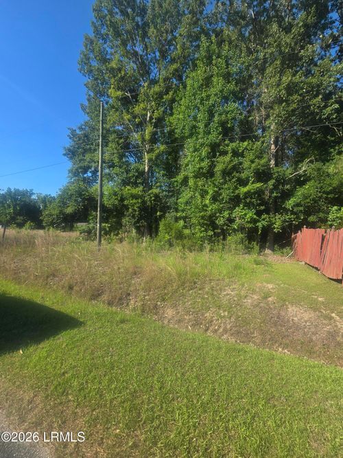 35 Jenkins Rd, Yemassee, SC, 29945-7801 | Card Image
