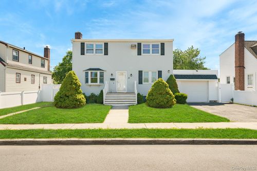 21 Lido Parkway, Babylon, NY, 11757 | Card Image