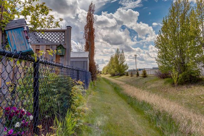 251 Kingsbridge Rd Se, Home with 2 bedrooms, 3 bathrooms and 2 parking in Airdrie AB | Image 38