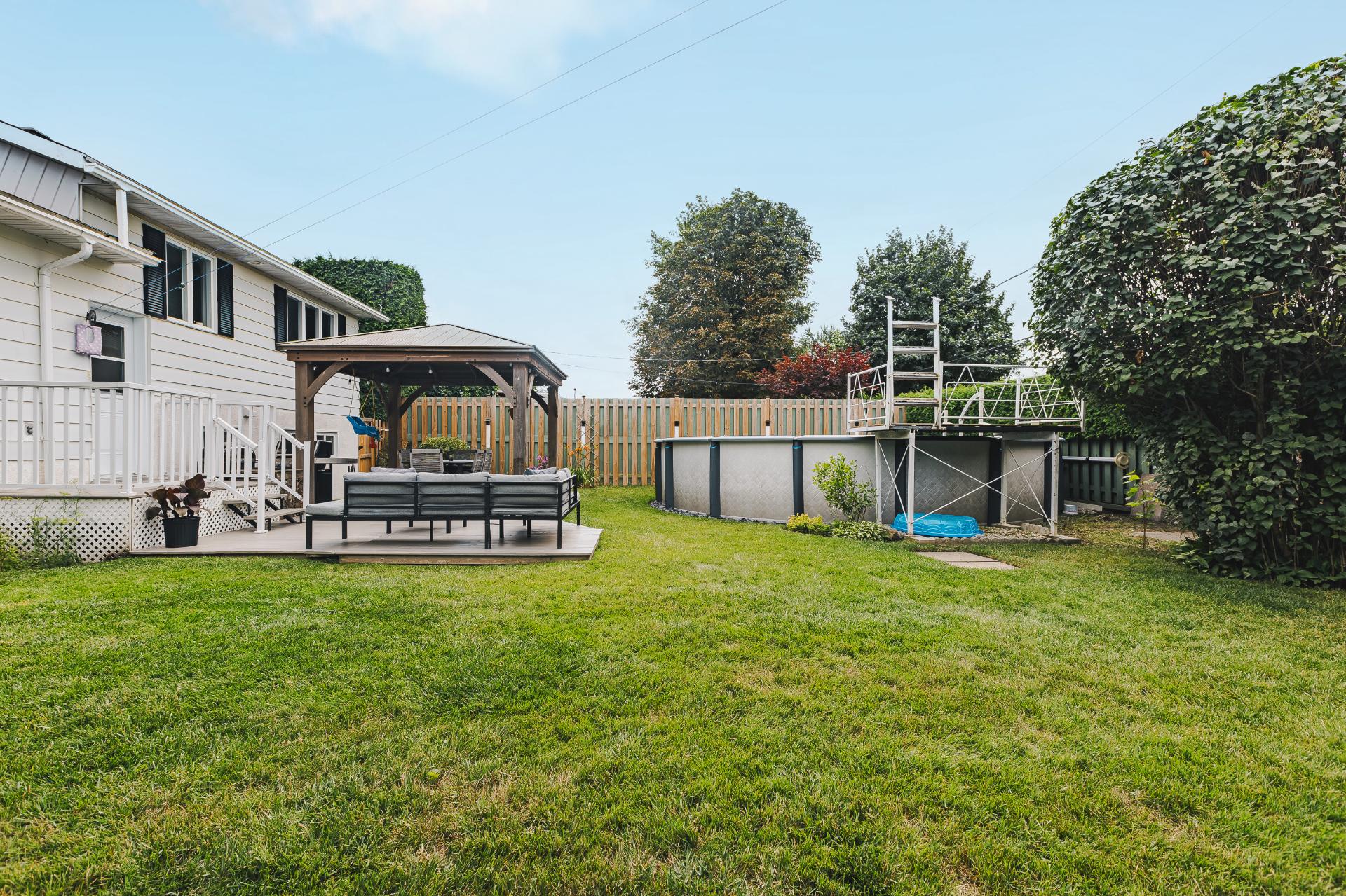 Residential in Laval (Sainte-Rose) 3