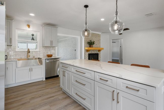 QUARTZ COUNTERS! | Image 13