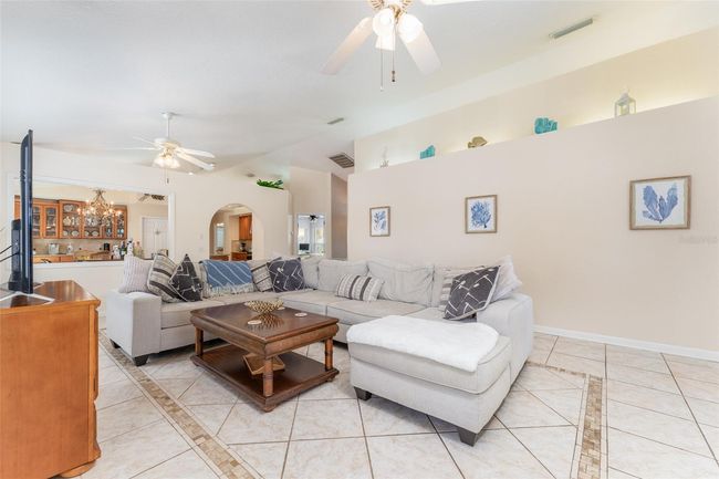 835 Symphony Isles Blvd, House other with 3 bedrooms, 3 bathrooms and null parking in APOLLO BEACH FL | Image 13