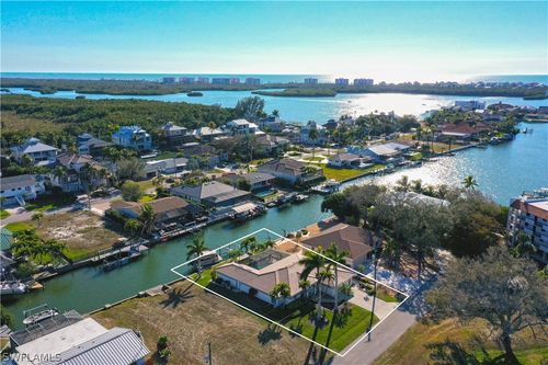 216 5th St, BONITA SPRINGS, FL, 34134-7310 | Card Image