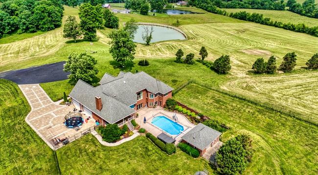 122 Fairway Acres Dr, Home with 7 bedrooms, 5 bathrooms and 3 parking in Dunmor KY | Image 96