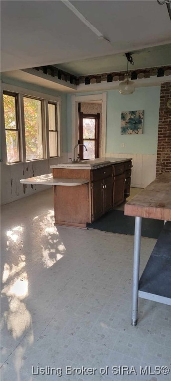 326 N Sycamore St, Home with 4 bedrooms, 2 bathrooms and null parking in Campbellsburg IN | Image 46