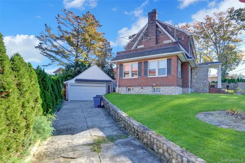 51 Browvale Ln, Little Neck, NY, 11362-1316 | Card Image