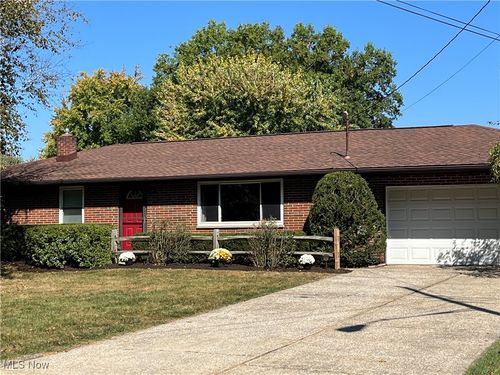 333 Beaumont Dr, Fairlawn, OH, 44333-3207 | Card Image