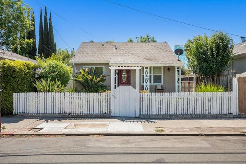 228 E Julian St, San Jose, CA, 95112-5218 | Card Image