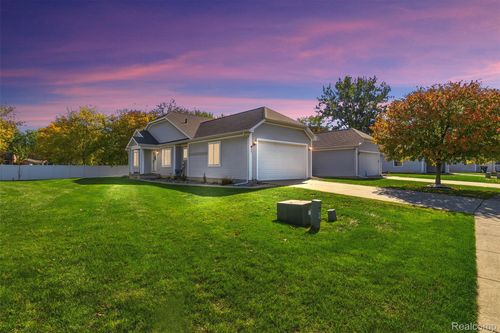 261 Aberdeen Ct, Flushing, MI, 48433-2659 | Card Image