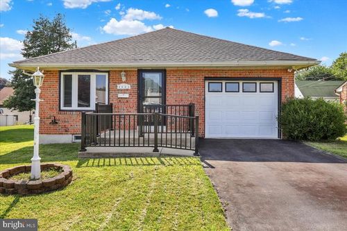 1621 Bradford Ave, SHILLINGTON, PA, 19607-2901 | Card Image