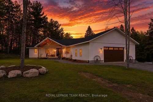36 Hillcrest Avenue, Killaloe, Hagarty and Richards, ON, K0J1N0 | Card Image