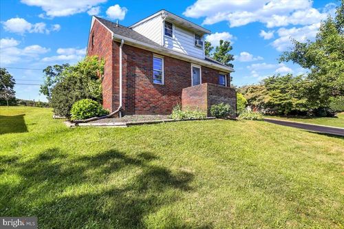 24 Ardmore Ave, SHILLINGTON, PA, 19607-1002 | Card Image