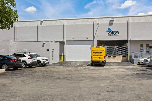 1820-1700 Nw 82nd Ave, Doral, FL, 33126-1016 | Card Image