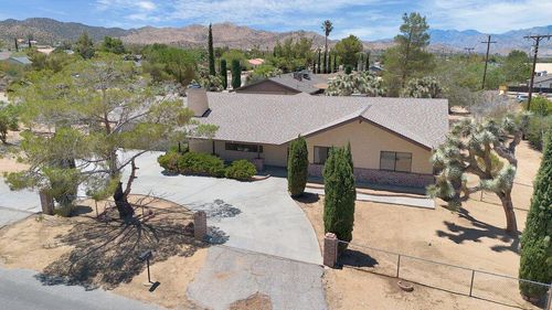 8668 Frontera Ave, Yucca Valley, CA, 92284-6286 | Card Image