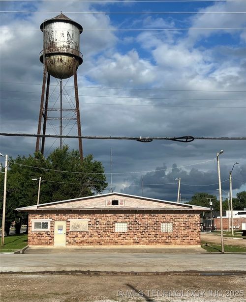100 S Blackstone, Vian, OK, 74962-1437 | Card Image