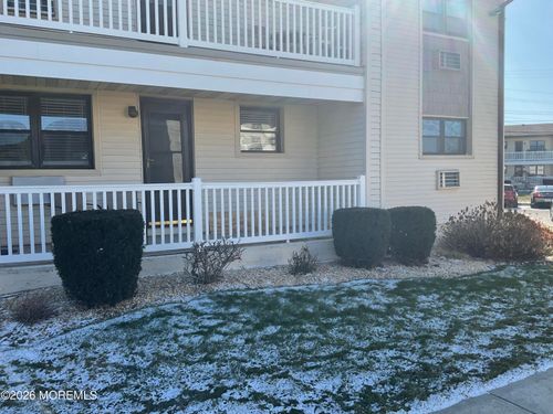 81 Wharfside Dr, Monmouth Beach, NJ, 07750-1260 | Card Image