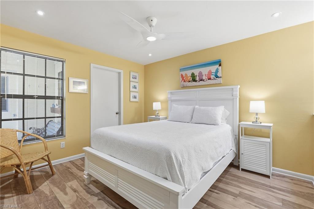 Residential in NAPLES 5