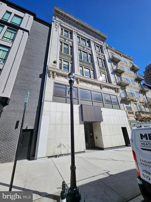 943 W Hamilton St, Allentown, PA, 18101-1138 | Card Image