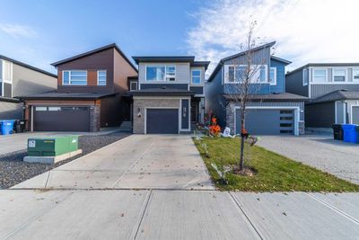 60 Wolf Creek St Se, House detached with 3 bedrooms, 2 bathrooms and 2 parking in Calgary AB | Image 2